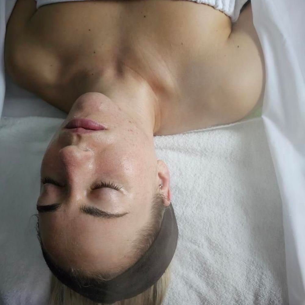 Gloss Nail Bar - Facial with Trish - Nail Salons Near Me - Anaheim, California Gloss Nail Bar - Facial with Trish - Nail Salons Near Me - Anaheim, California