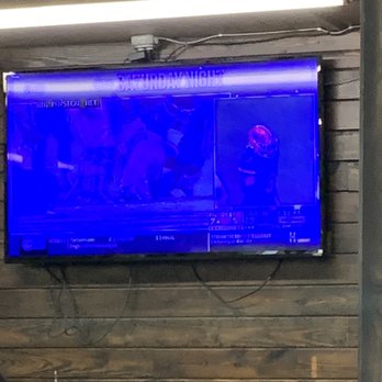 Steamboat Bills - Television on the wall, believe it's about to go out - Seafood Near Me - Lake Charles, Louisiana