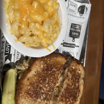 The Social View - Rueben and Mac and cheese - Burgers Near Me - Indianapolis, Indiana