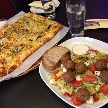 Restaurant 34 - Country pizza and falafel salad - Modern European Near Me - Stryn, 14