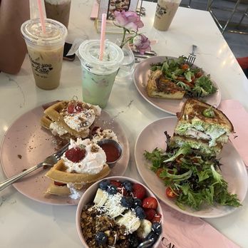 Cafe Lola - Açaí bowl, strawberry shortcake waffle - Cafes Near Me - Henderson, Nevada