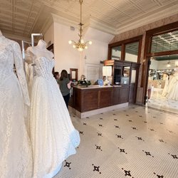 Low's Bridal - Check in.