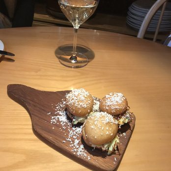 Chiltern Firehouse - Car b - stuffed Donuts Coral Dusting - Restaurants Near Me - London, XGL Chiltern Firehouse - Car b - stuffed Donuts Coral Dusting - Restaurants Near Me - London, XGL