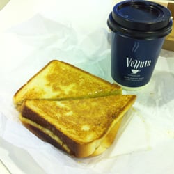 Eat n Runway - Cheese & tomato toastie & takeaway cappuccino