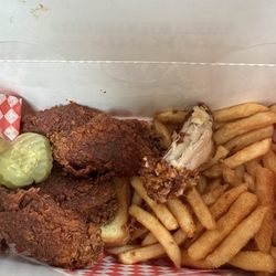 Orlando Premium Outlets Vineland Food Court - Hot wings