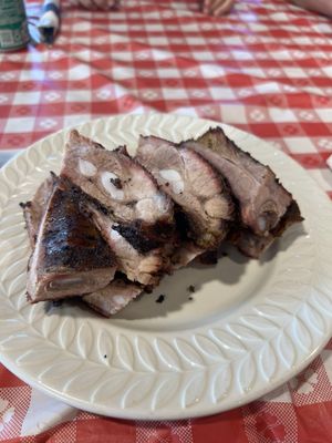 Leon's World Finest Bar-B-Que by null