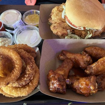 Jacomos Hunger Shack - Tenderloin, onion rings and chicken wings - Burgers Near Me - Lee's Summit, Missouri