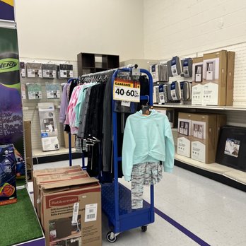 Big Lots - Cloths - Department Stores Near Me - Norfolk, Virginia