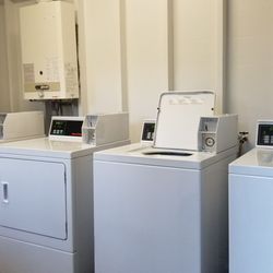Duncans Mills Camping Club - The laundry room