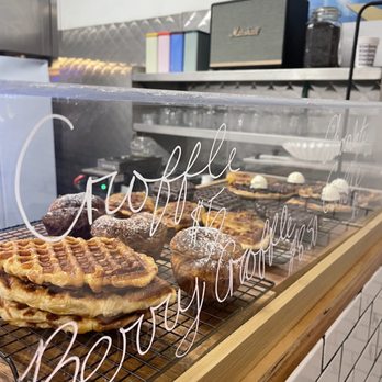Cafe Weekend - Croffin - Breakfast & Brunch Near Me - Allston, Massachusetts Cafe Weekend - Croffin - Breakfast & Brunch Near Me - Allston, Massachusetts