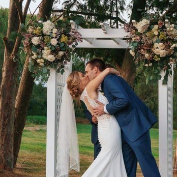Floral Fixation - Danielle did the arbor - Floral Designers Near Me
