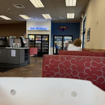 Dairy Queen Grill & Chill - Dining room - Fast Food Near Me - Sylva, North Carolina