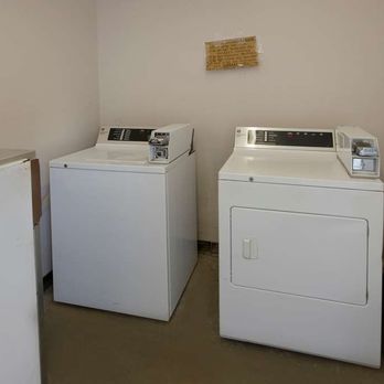 Americas Best Value Inn Bowie - Laundry Facility - Hotels Near Me - Bowie, Texas