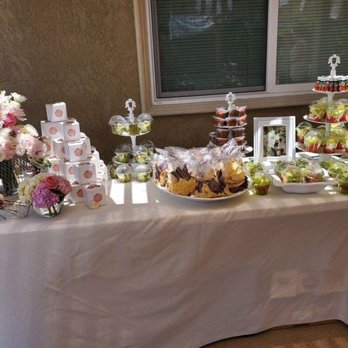LunaMoon Events - Beautiful set up for our boxed cookies, salsa, guacamole & chips! And cut up fruit with mini tahin bottles to sprinkle on the fruit. - Party & Event Planning Near Me LunaMoon Events - Beautiful set up for our boxed cookies, salsa, guacamole & chips! And cut up fruit with mini tahin bottles to sprinkle on the fruit. - Party & Event Planning Near Me