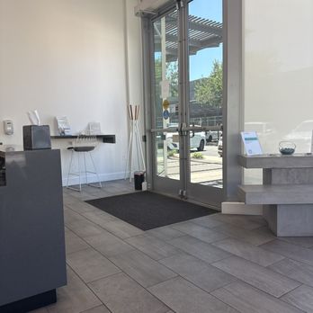 One Medical Primary Care Clinic - SanTan Village - Entry - Internal Medicine Near Me - Gilbert, Arizona