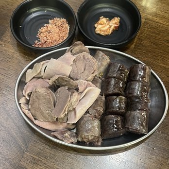 Moobongri Soondae - Sampler combo- Soondae and pork meat - Korean Near Me - San Gabriel, California