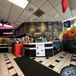La Taquiza Y Mas - Inside restaurant