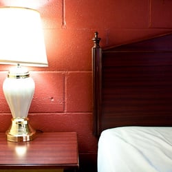 Relax Inn - Comfortable. Cute. Clean.