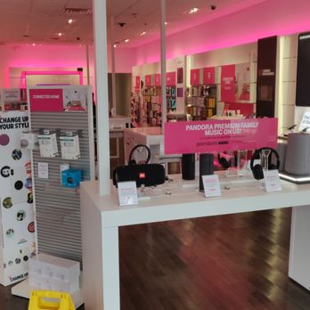 T-Mobile - Mobile Phones Near Me - Streamwood, Illinois T-Mobile - Mobile Phones Near Me - Streamwood, Illinois