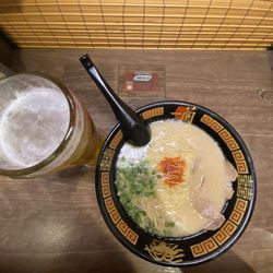 一蘭 梅田阪急東通店 - Ramen and beer