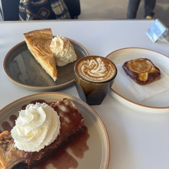 Baguette Cafe - Apple tart, apricot danish, bread pudding, cortado - Coffee & Tea Near Me - Las Vegas, Nevada