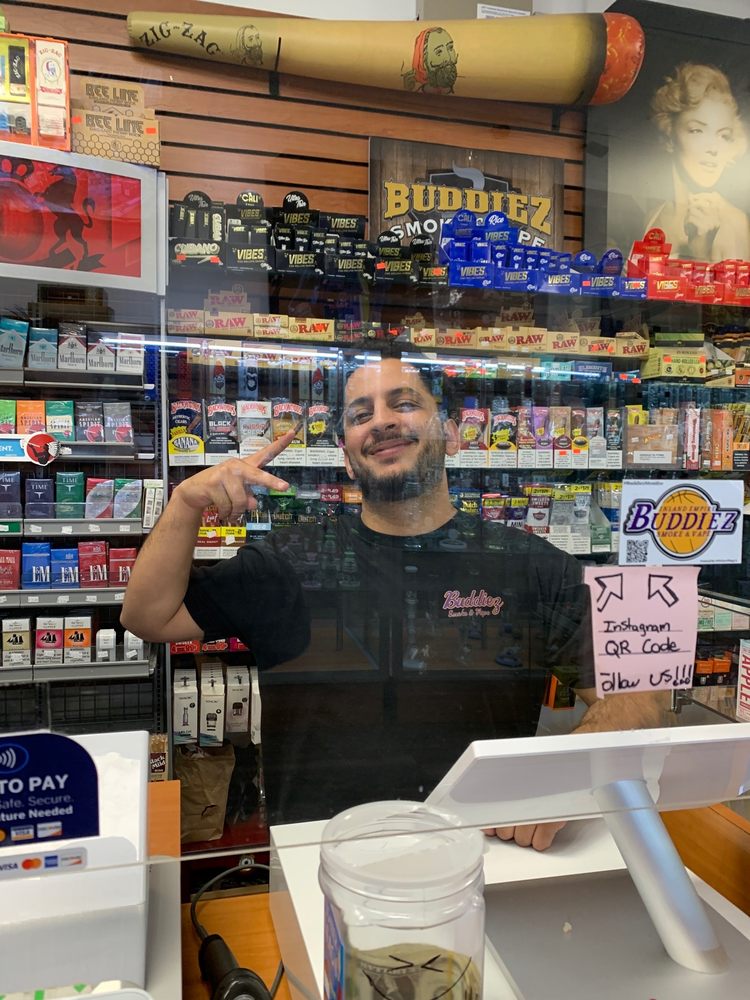 BUDDIEZ SMOKE & VAPE Updated September 2024 21 Photos & 29 Reviews