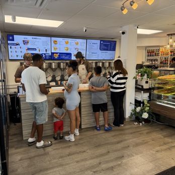88 Donuts Bakery Cafe - Bakeries Near Me - Orlando, Florida