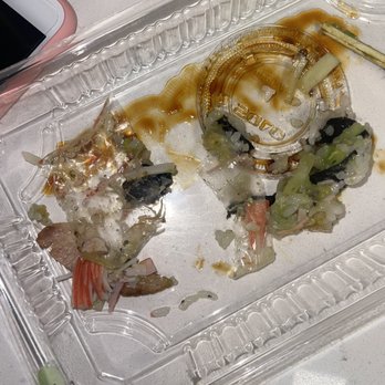 Picnic Sushi - Plastic in my sushi roll - Korean Near Me - Fort Lee, New Jersey Picnic Sushi - Plastic in my sushi roll - Korean Near Me - Fort Lee, New Jersey
