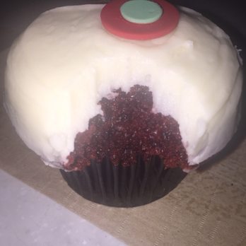Sprinkles Georgetown - Inside of red velvet. VERY MOIST!!! - Bakeries Near Me - Washington, DC, District of Columbia Sprinkles Georgetown - Inside of red velvet. VERY MOIST!!! - Bakeries Near Me - Washington, DC, District of Columbia