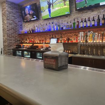 Round Table Pizza - Bar area - Pizza Near Me - Richmond, Texas