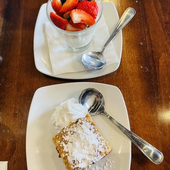 1886 Brewing - Yogurt parfait And banana bread French toast - Brewpubs Near Me - Orange, California 1886 Brewing - Yogurt parfait And banana bread French toast - Brewpubs Near Me - Orange, California
