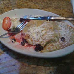 Sweet Pea's Cafe & Catering - Berries and cream crepè