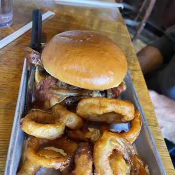Griff's BBQ & Grill - Burger and onion rings - American Near Me - Copperopolis, California