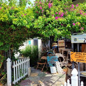 Stained Market Place - Aug 2021: Pic 29 of 29-- the entrance - Thrift Stores Near Me - Tampa, Florida