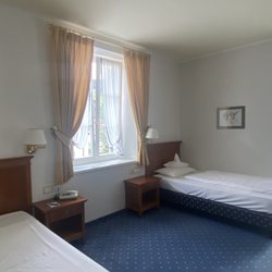 Hotel Park Hotel Bellevue, Hotel Park Hotel Bellevue - Small basic room, comfortable and had a terrace overlooking a park behind the hotel.