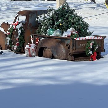 Hummingbird Coffee House - Antique truck decorated for the holidays - Bakeries Near Me - Piper City, Illinois Hummingbird Coffee House - Antique truck decorated for the holidays - Bakeries Near Me - Piper City, Illinois
