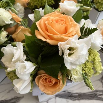 Artistic Manner Flower Shop - Arrangement - Florists Near Me - Pelham, New York Artistic Manner Flower Shop - Arrangement - Florists Near Me - Pelham, New York