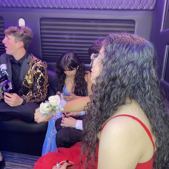 Ashwa Limousine - Celebrating the Prom Season !! - Limos Near Me - Laguna Niguel, California Ashwa Limousine - Celebrating the Prom Season !! - Limos Near Me - Laguna Niguel, California