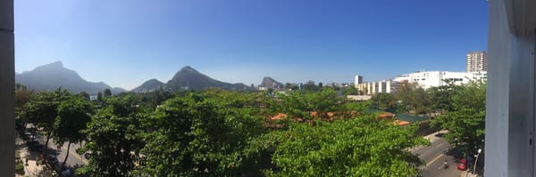 Rodrigo de Freitas Lagoon by null