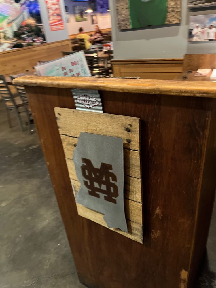 MUGSHOTS BAR & GRILL Updated August 2024 39 Reviews 550 Russell