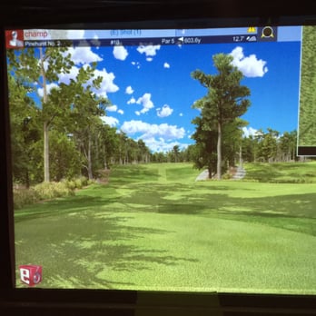 Avid Indoor Golf - Playing PineHurst #2 - Sports Bars Near Me - Rochester, New York