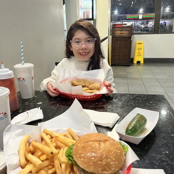 Rod's Char-broiler - Chicken strips - Burgers Near Me - Redondo Beach, California Rod's Char-broiler - Chicken strips - Burgers Near Me - Redondo Beach, California