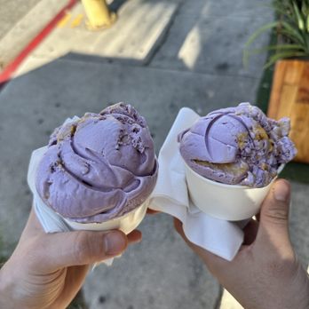 Ginger's Divine Ice Cream - Good size scoops - Ice Cream & Frozen Yogurt Near Me - Los Angeles, California