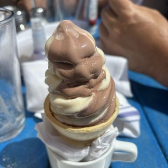 Sam's Chowder House - Strauss Organic Soft Serve Ice Cream - Seafood Near Me - Half Moon Bay, California Sam's Chowder House - Strauss Organic Soft Serve Ice Cream - Seafood Near Me - Half Moon Bay, California
