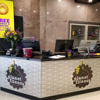 Planet Fitness - Reception desk - Gyms Near Me - Toronto, Ontario Planet Fitness - Reception desk - Gyms Near Me - Toronto, Ontario