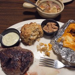 Hoss's Steak & Sea House