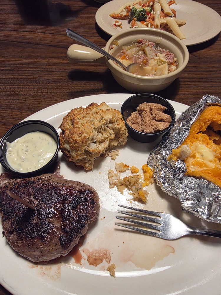 Food from Hoss's Steak & Sea House