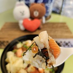 A scoop of Bara Chirashi Don