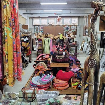 K雑貨 地球雑貨ウェアハウス - Updated November 2025 - 13 Photos - 読谷村