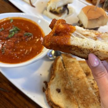 Finney's Crafthouse - Orange - Grilled cheese and tomato soup - New American Near Me - Orange, California